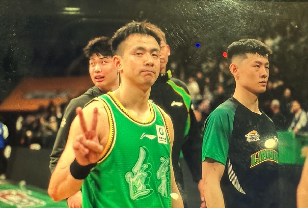 赵继伟9+2王者归来！王岚嵚8+1,亨特1篮板1犯规,辽篮领先四川20分